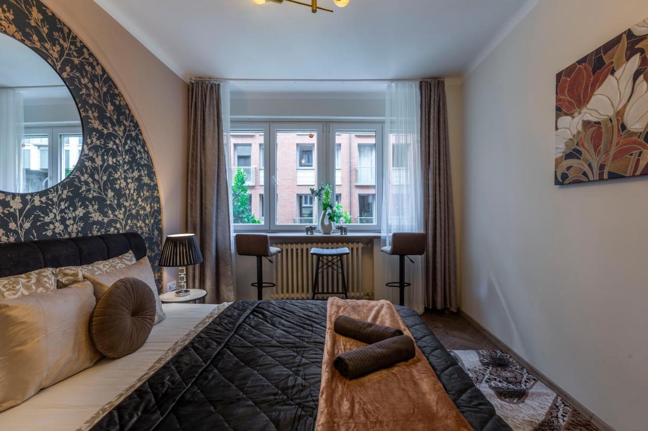 Stylish Quentin Apartment In The King Street Budapeste Exterior foto